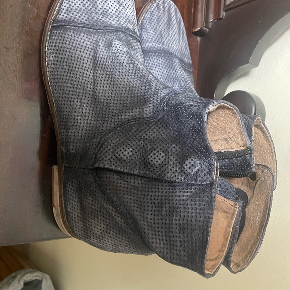 Shoes - Picture 10 of 16